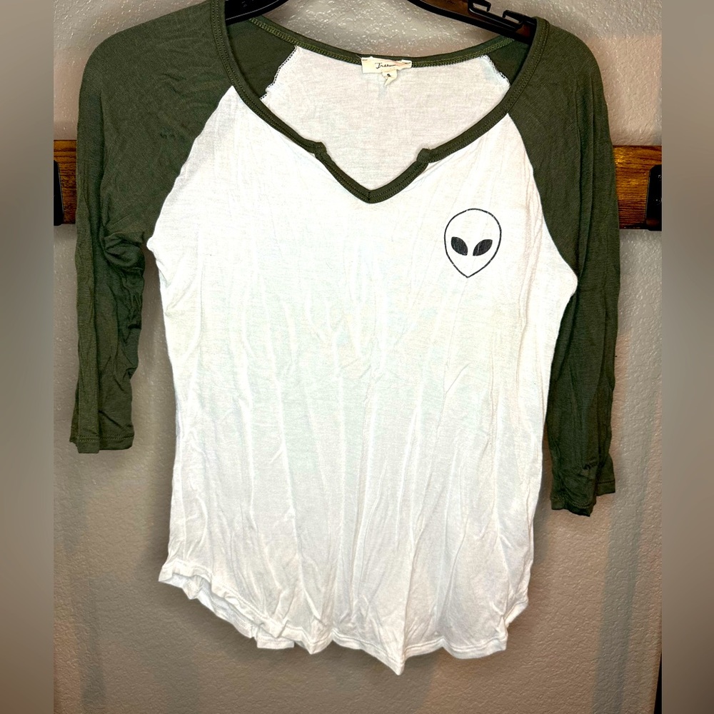 Trielium alien 3/4 sleeve Tee S